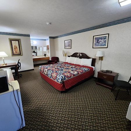 Americas Inn 巴兹敦 外观 照片